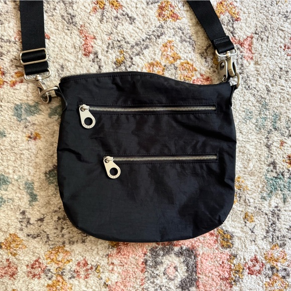 Black Baggallini crossbody - Picture 3 of 7
